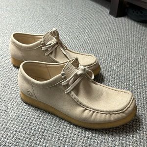 Clark’s vegan wallabees men’s size 9.5